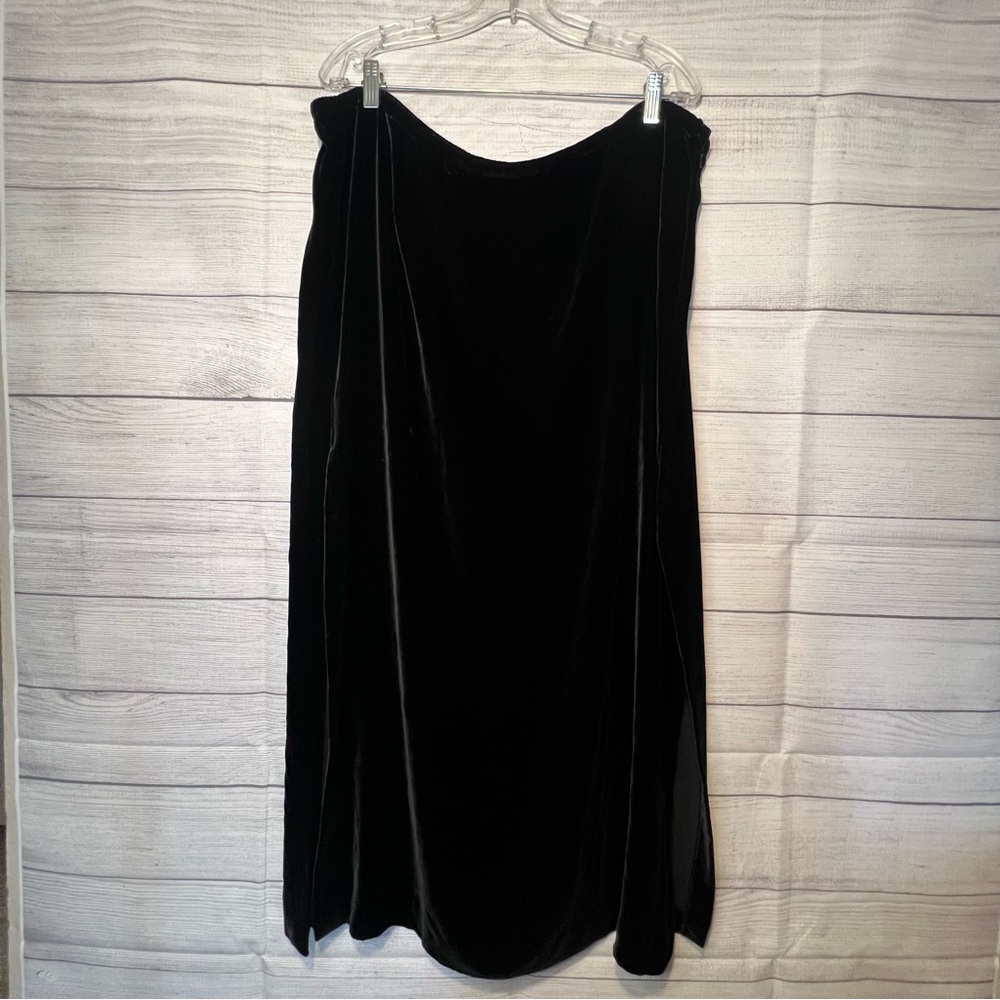 Sutton studio Vtg black velvet maxi skirt size 1X